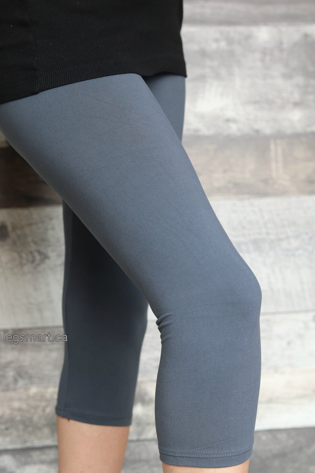 Solid Coloured Capri Leggings - Yoga Band