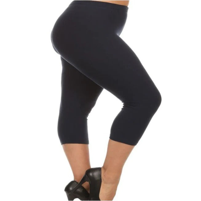 Solid Coloured Capri Leggings - Classic Waistband