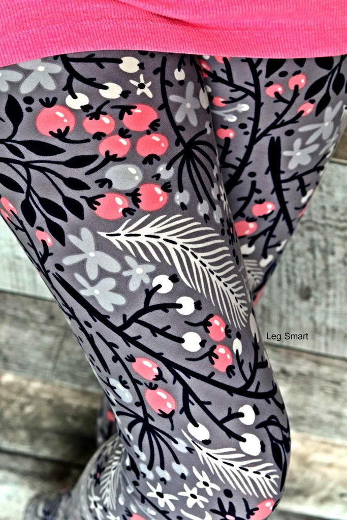 Capri Leggings Knee Length Floral, Dainty Flowers Athleisure Pants